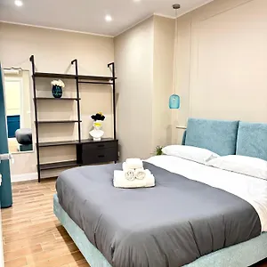 Charm Airport Bed and breakfast